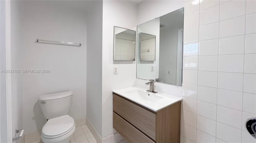 781 SW 148 AV #1513 Sunrise, FL 33325