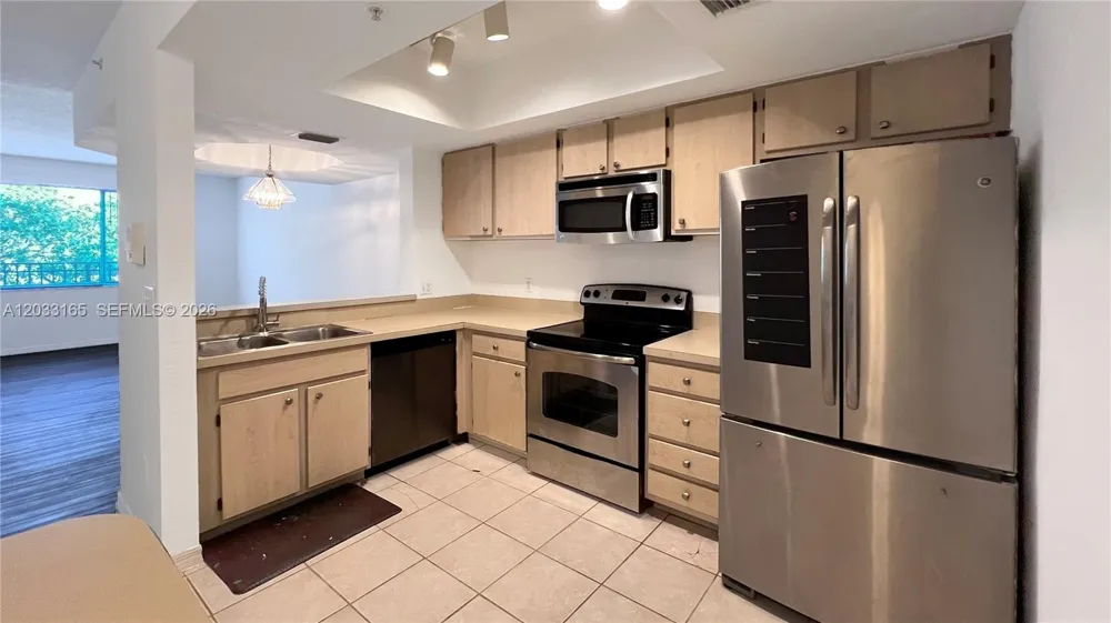 781 SW 148 AV #1513 Sunrise, FL 33325