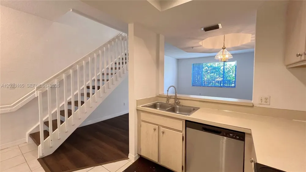 781 SW 148 AV #1513 Sunrise, FL 33325