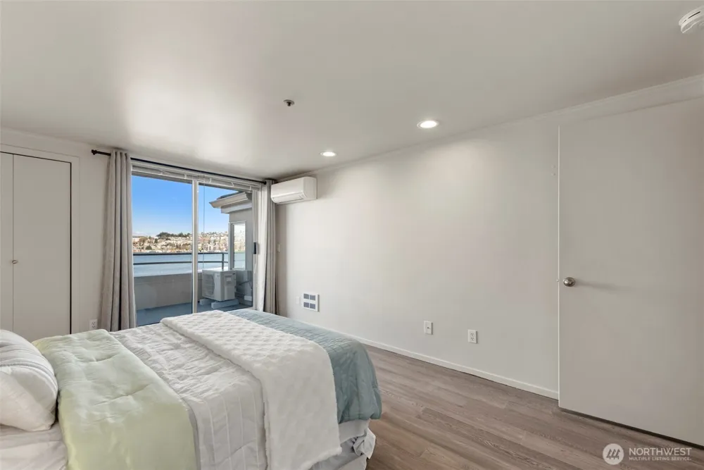 2400 8th Avenue #1S Seattle, WA 98109