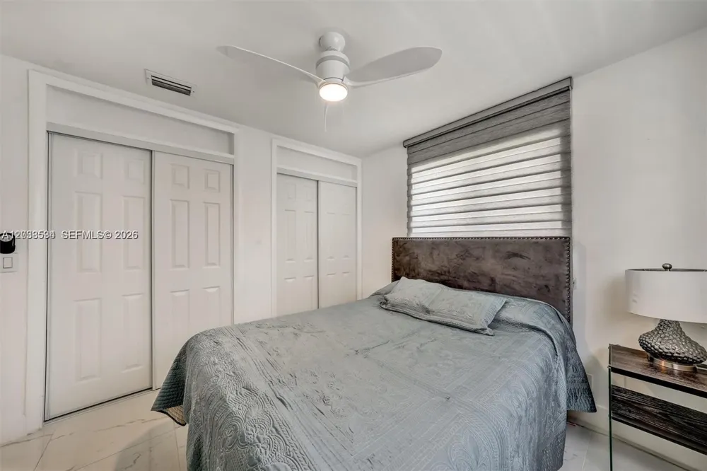 814 NE 4th St Hallandale Beach, FL 33009