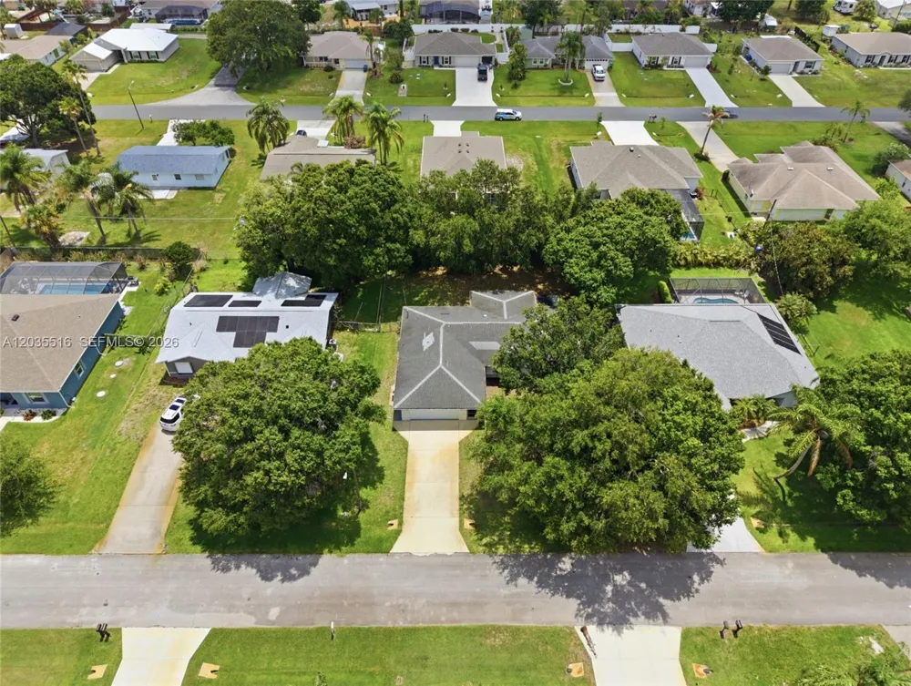 642 Nobles St Sebastian, FL 32958
