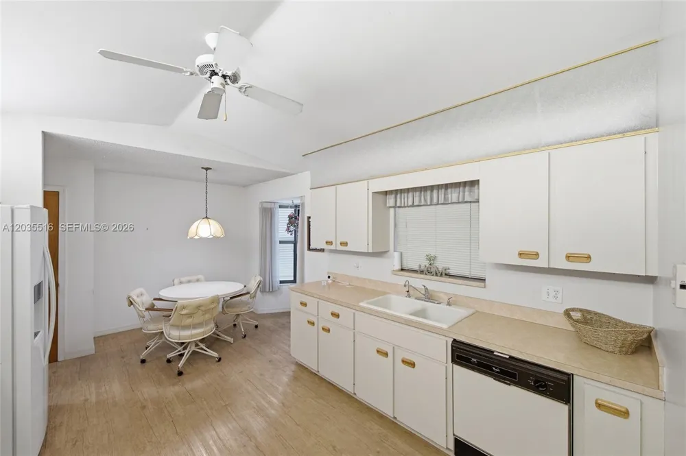 642 Nobles St Sebastian, FL 32958