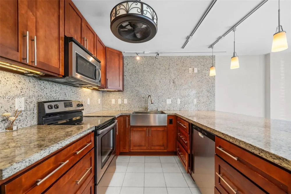 1228 West Ave #604 Miami Beach, FL 33139