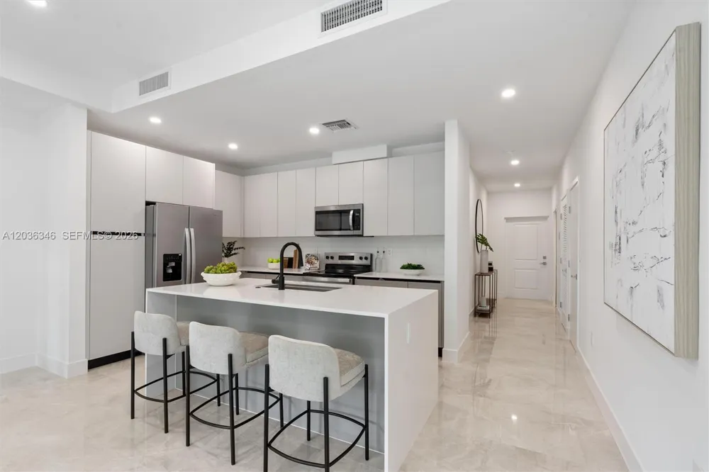 1555 NW 94TH Way Coral Springs, FL 33071
