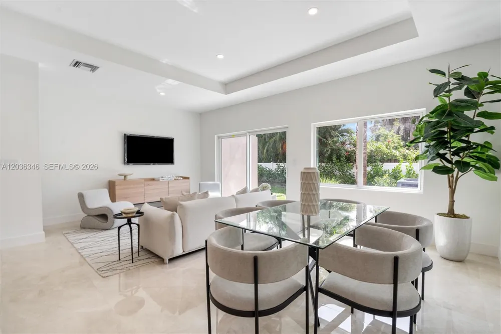 1555 NW 94TH Way Coral Springs, FL 33071