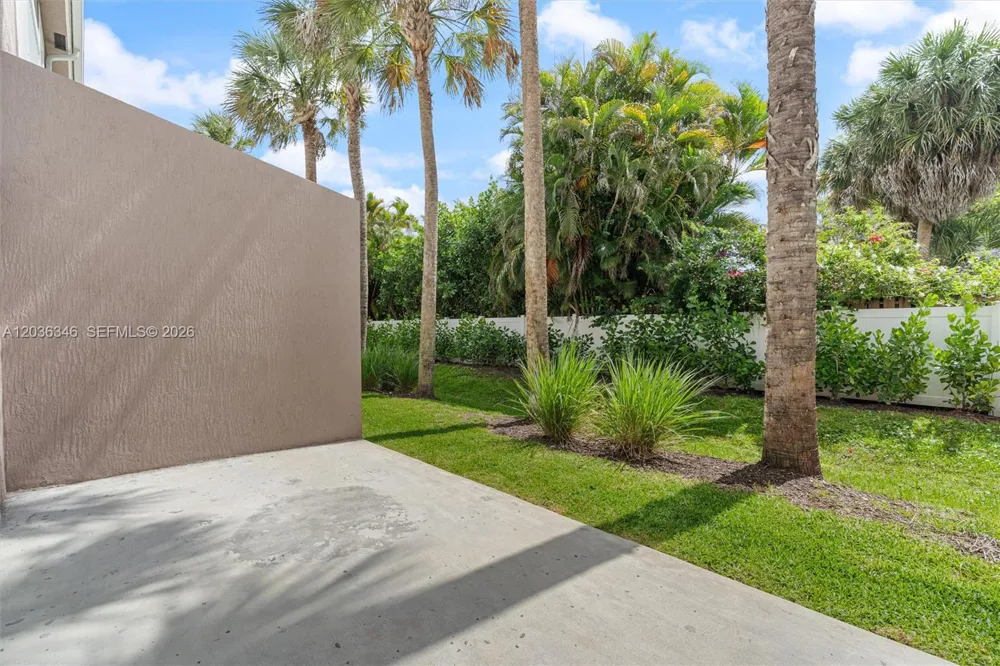 1555 NW 94TH Way Coral Springs, FL 33071