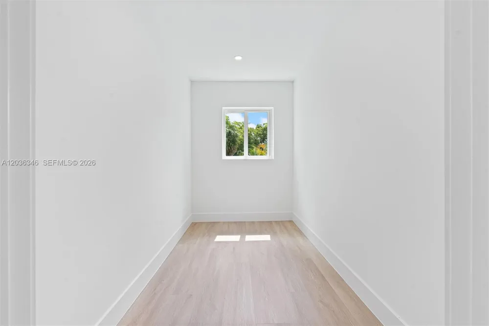 1555 NW 94TH Way Coral Springs, FL 33071