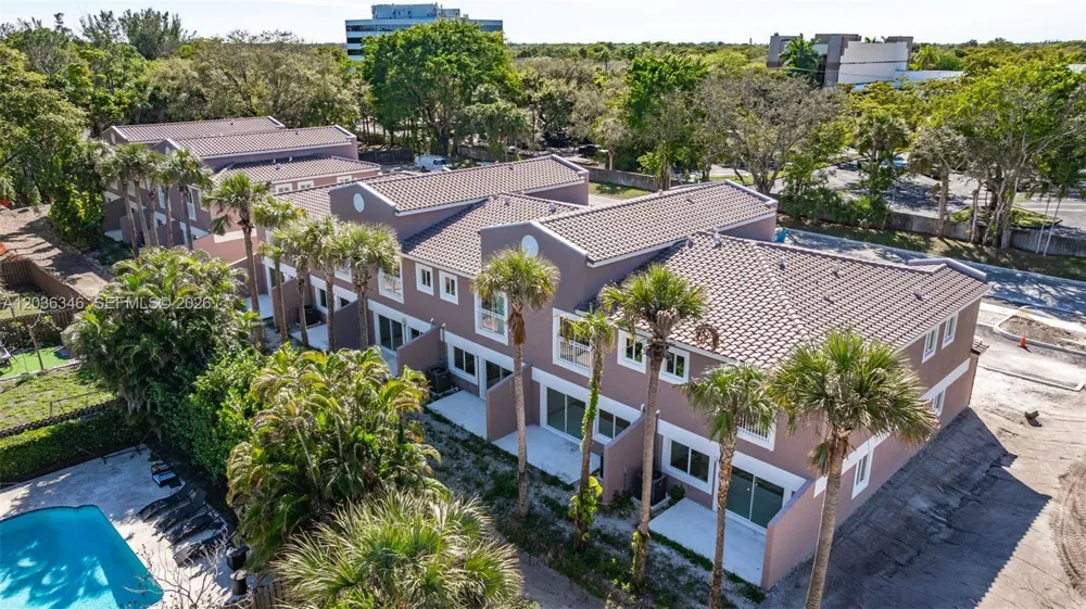 1555 NW 94TH Way Coral Springs, FL 33071