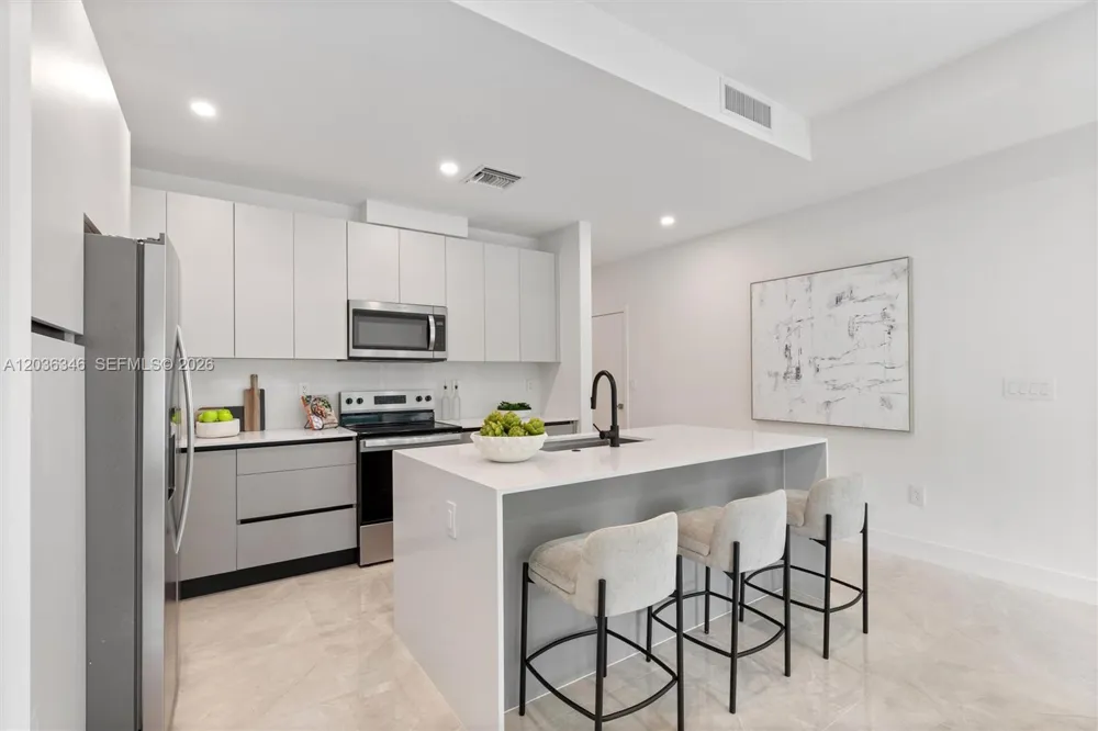 1555 NW 94TH Way Coral Springs, FL 33071