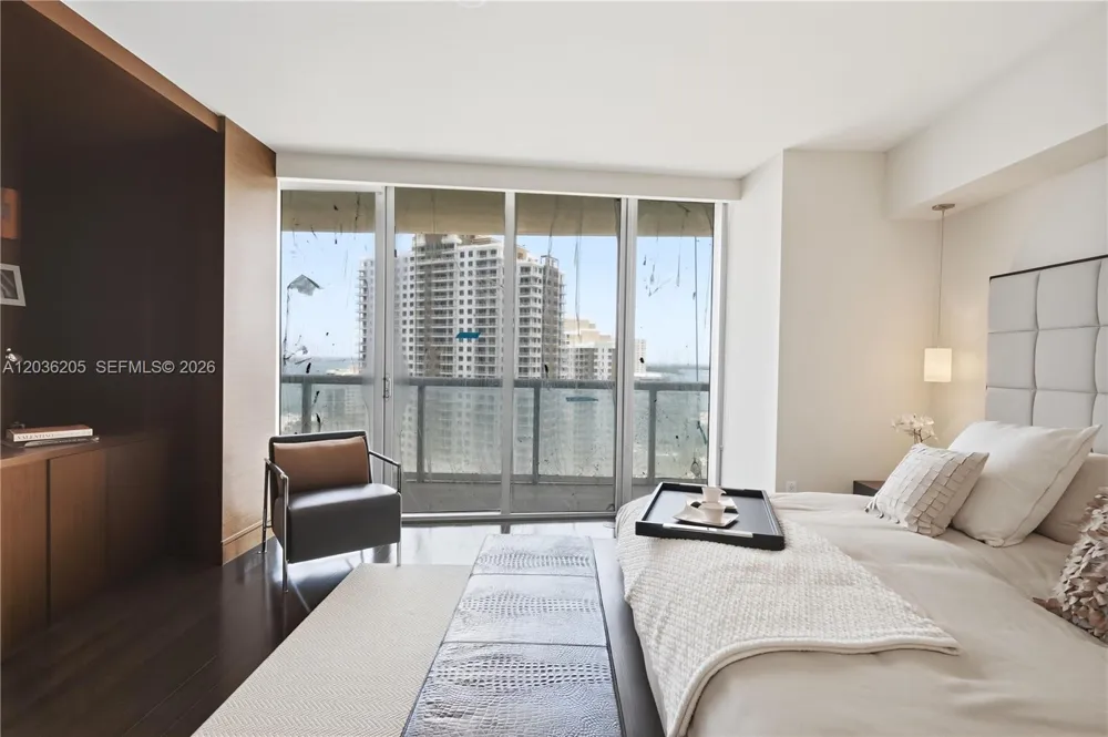 465 Brickell Ave #2101 Miami, FL 33131