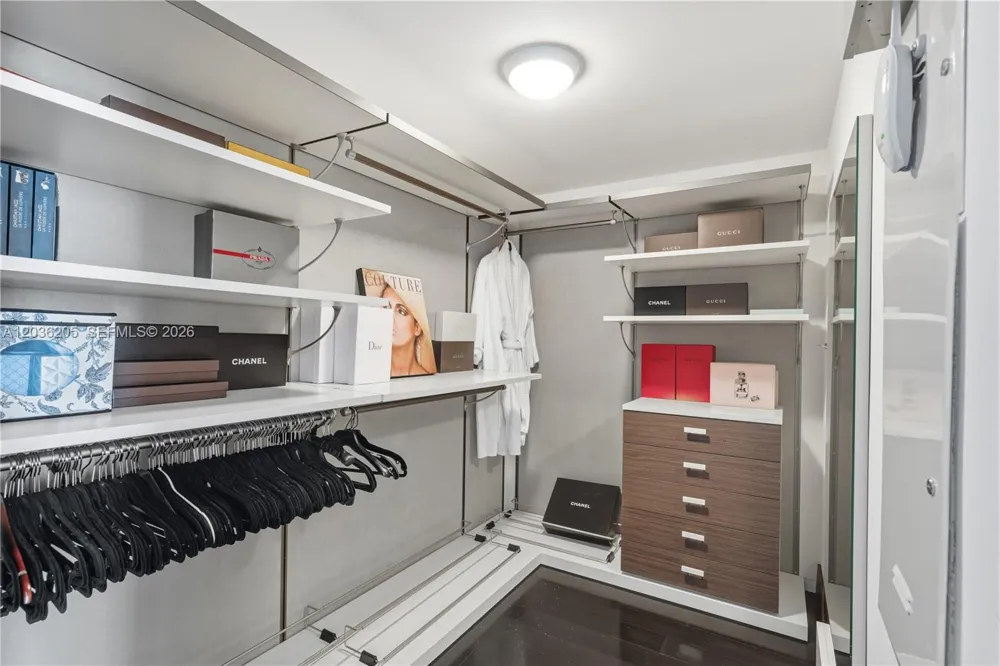 465 Brickell Ave #2101 Miami, FL 33131