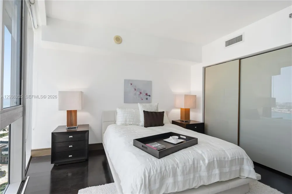 465 Brickell Ave #2101 Miami, FL 33131