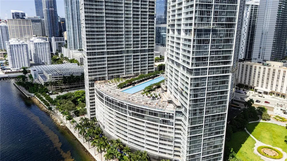 465 Brickell Ave #2101 Miami, FL 33131