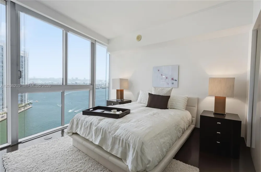 465 Brickell Ave #2101 Miami, FL 33131