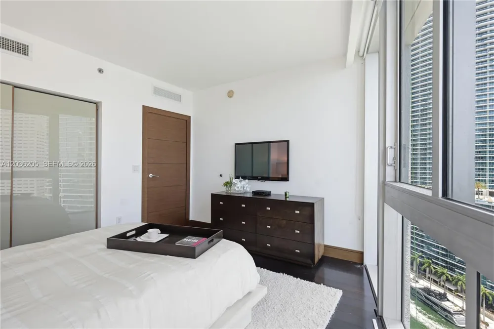 465 Brickell Ave #2101 Miami, FL 33131