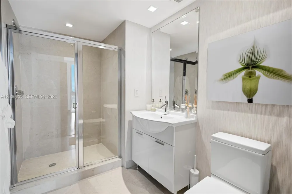 465 Brickell Ave #2101 Miami, FL 33131