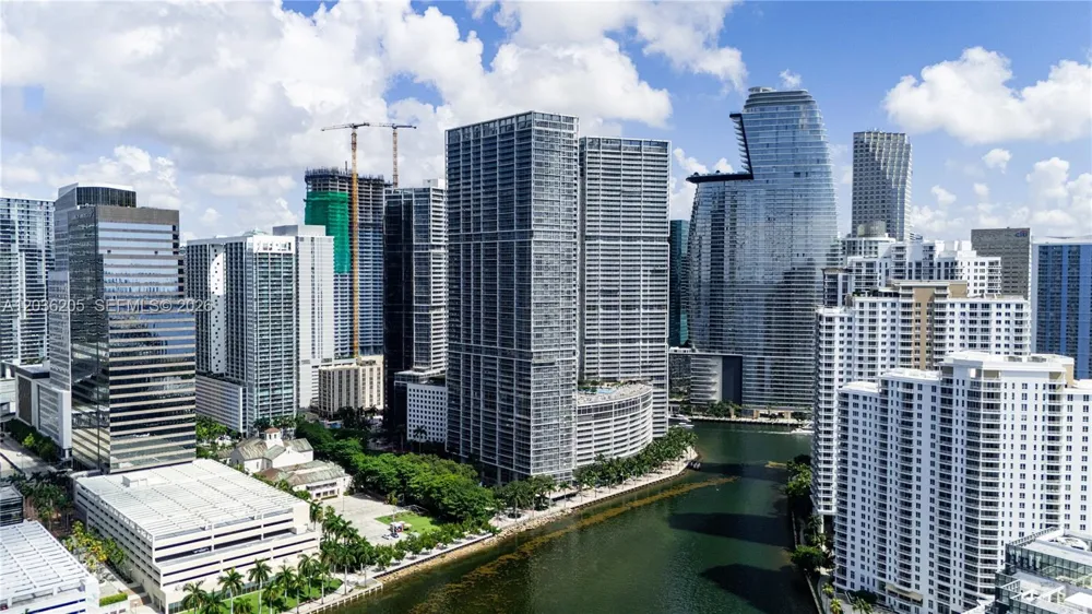 465 Brickell Ave #2101 Miami, FL 33131