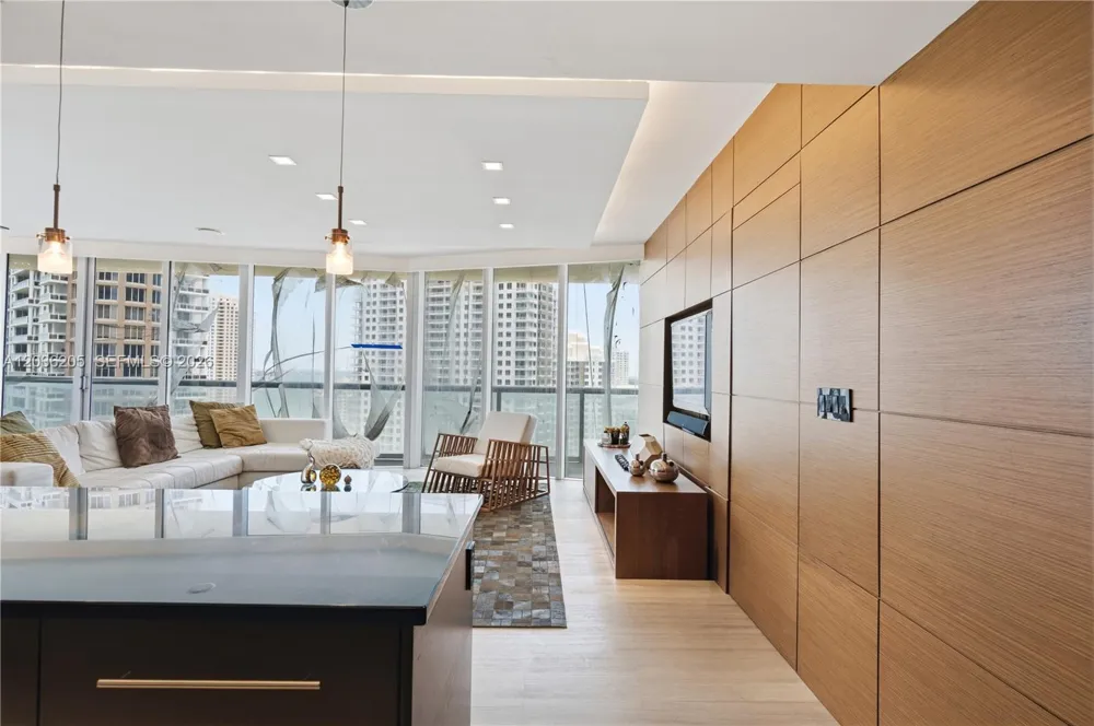 465 Brickell Ave #2101 Miami, FL 33131