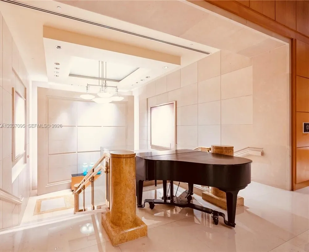 1435 Brickell Ave #3412 Miami, FL 33131