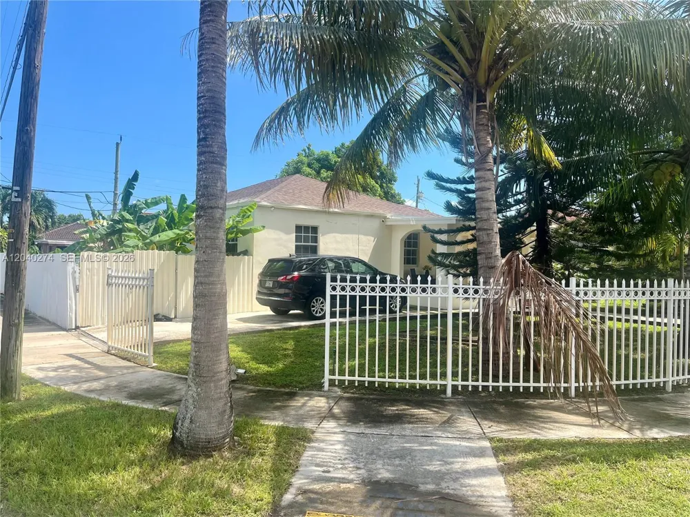 521 NW 32nd Pl Miami, FL 33125