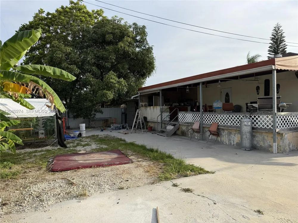521 NW 32nd Pl Miami, FL 33125