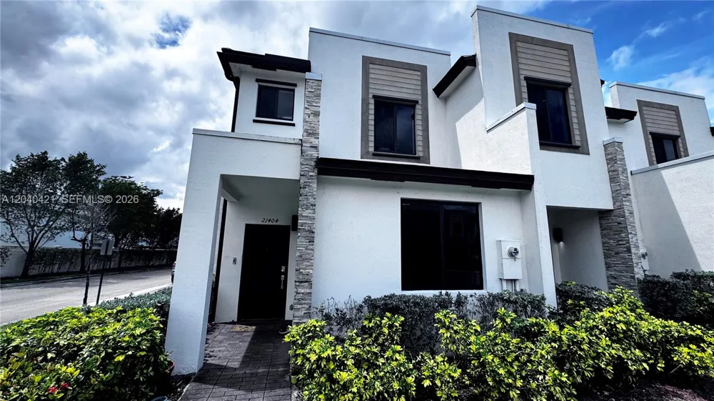 21404 NE 3rd Path Miami, FL 33179