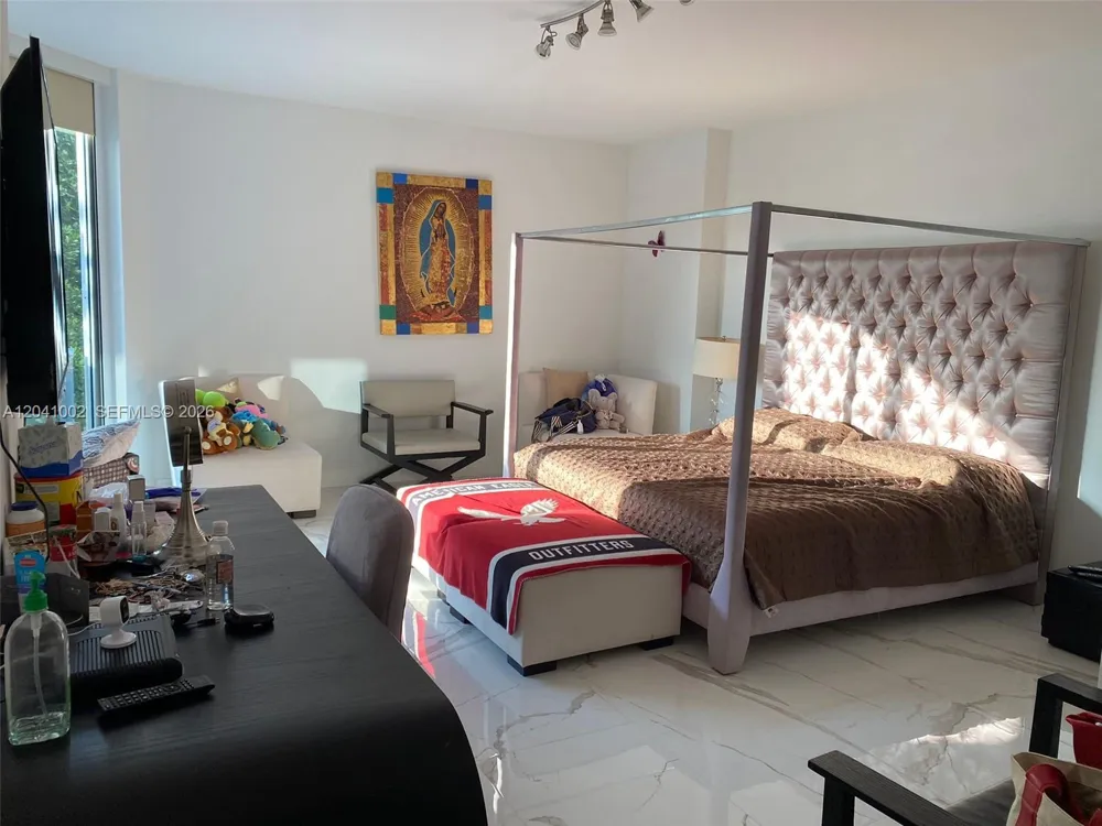 17301 Biscayne Blvd #206 North Miami Beach, FL 33160
