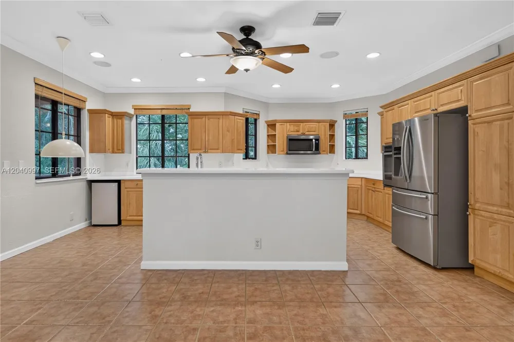 2767 Kinsington Cir #8-4 Weston, FL 33332