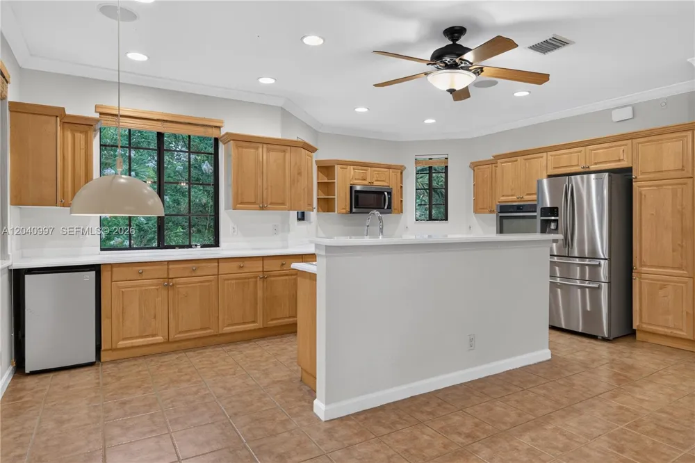 2767 Kinsington Cir #8-4 Weston, FL 33332