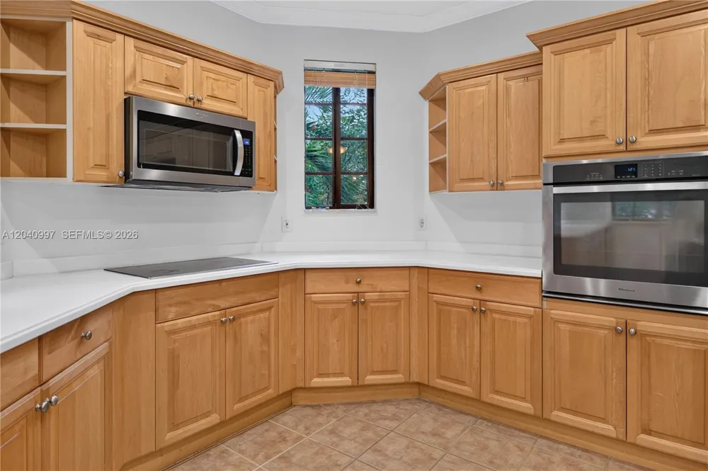 2767 Kinsington Cir #8-4 Weston, FL 33332