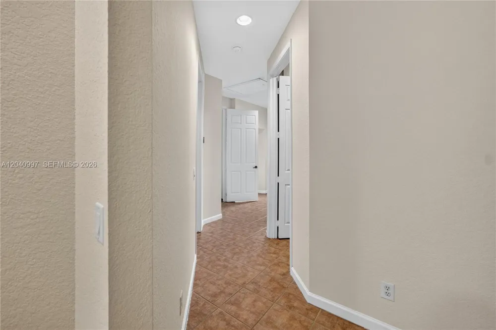2767 Kinsington Cir #8-4 Weston, FL 33332