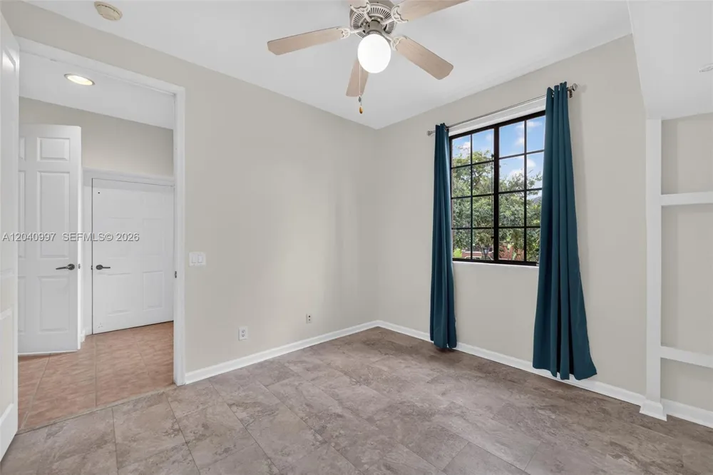 2767 Kinsington Cir #8-4 Weston, FL 33332