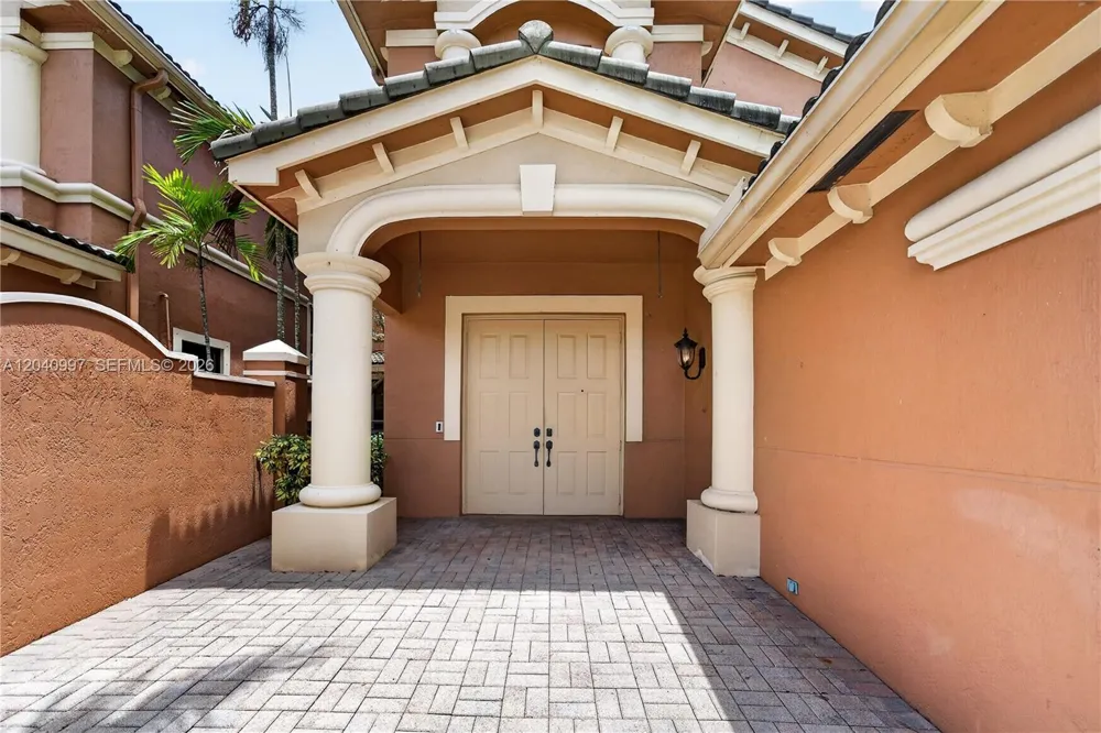 2767 Kinsington Cir #8-4 Weston, FL 33332