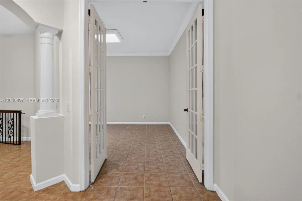 2767 Kinsington Cir #8-4 Weston, FL 33332