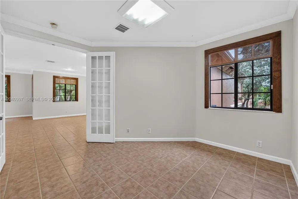 2767 Kinsington Cir #8-4 Weston, FL 33332