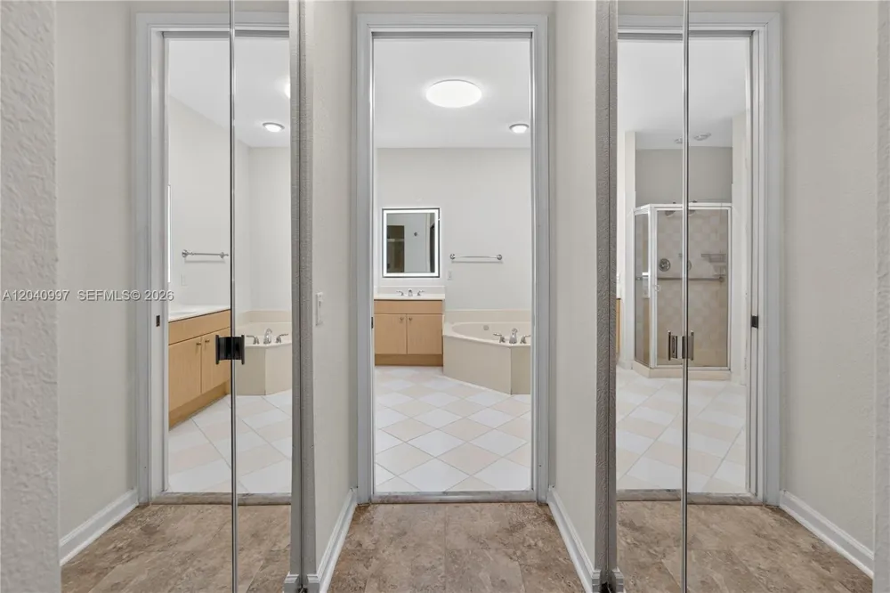 2767 Kinsington Cir #8-4 Weston, FL 33332