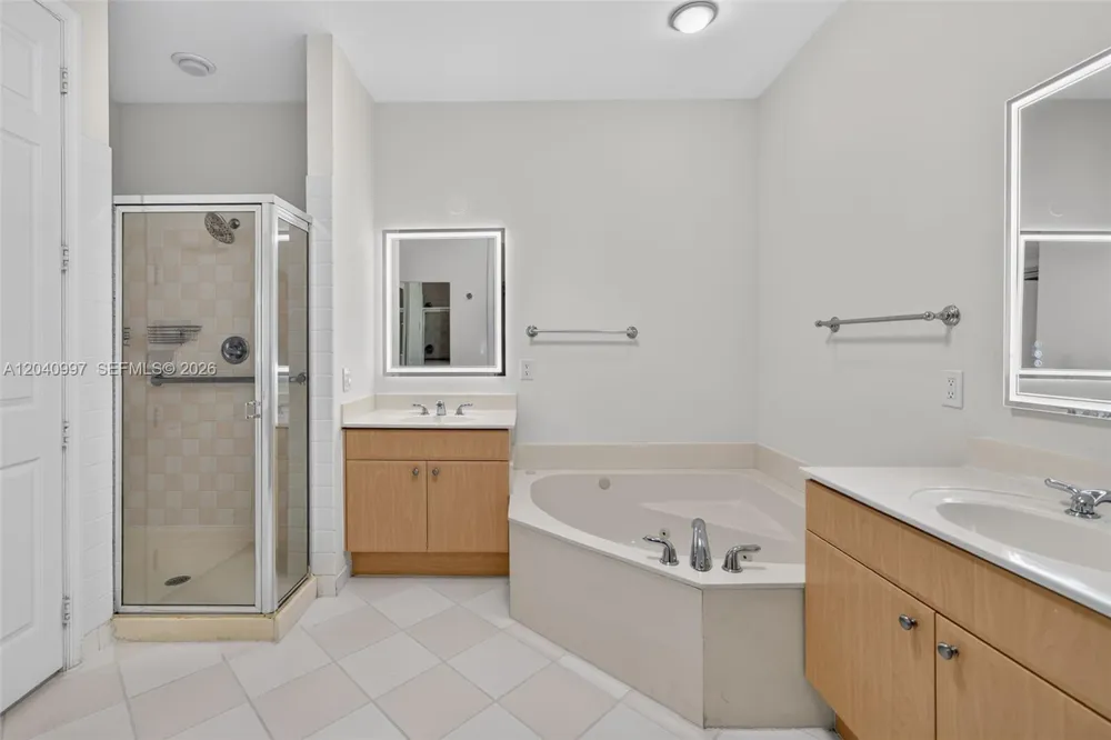 2767 Kinsington Cir #8-4 Weston, FL 33332
