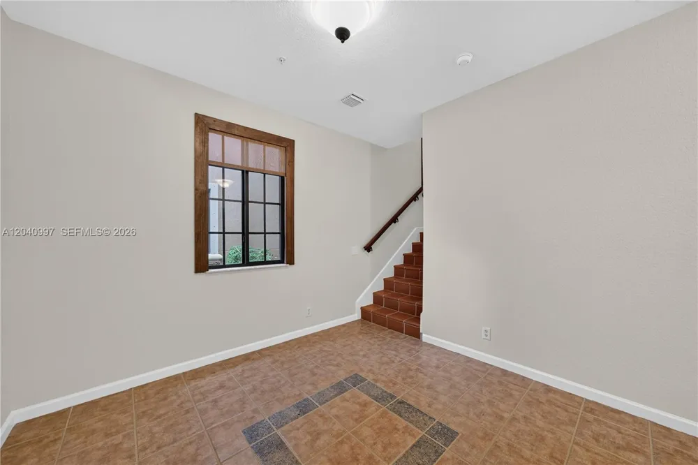 2767 Kinsington Cir #8-4 Weston, FL 33332
