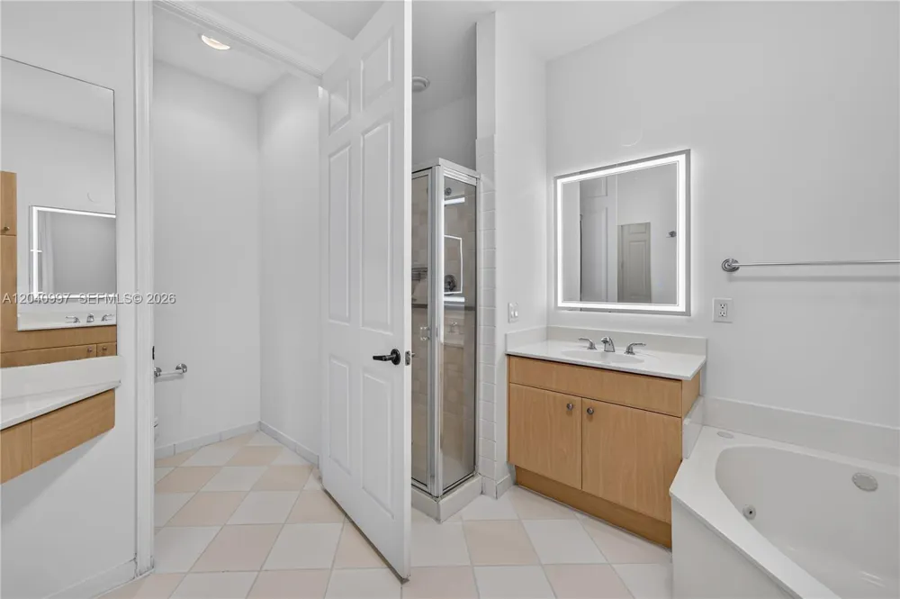2767 Kinsington Cir #8-4 Weston, FL 33332