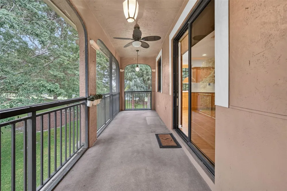 2767 Kinsington Cir #8-4 Weston, FL 33332