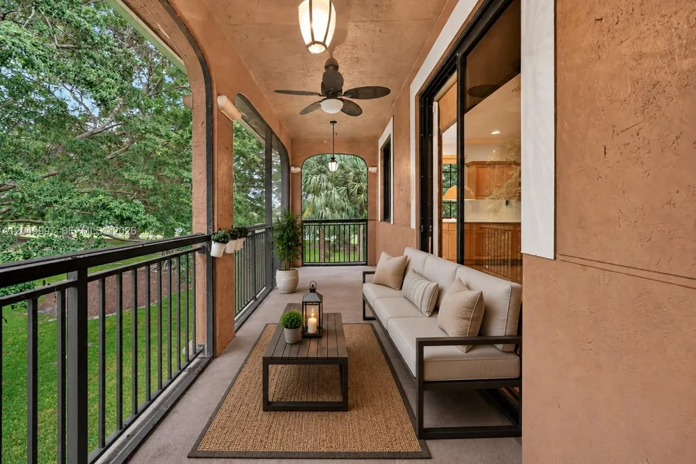 2767 Kinsington Cir #8-4 Weston, FL 33332