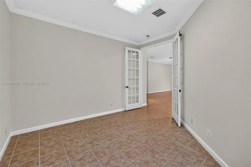 2767 Kinsington Cir #8-4 Weston, FL 33332