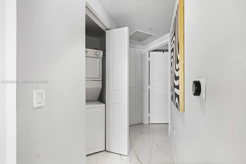 480 NE 30th St #904 Miami, FL 33137