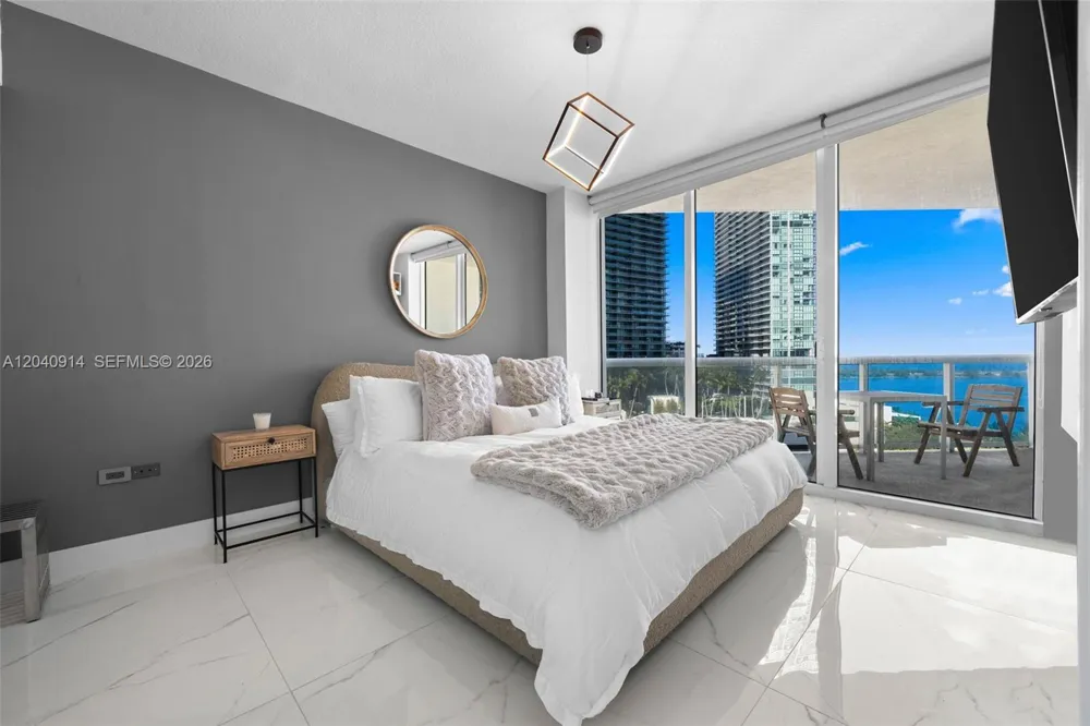 480 NE 30th St #904 Miami, FL 33137