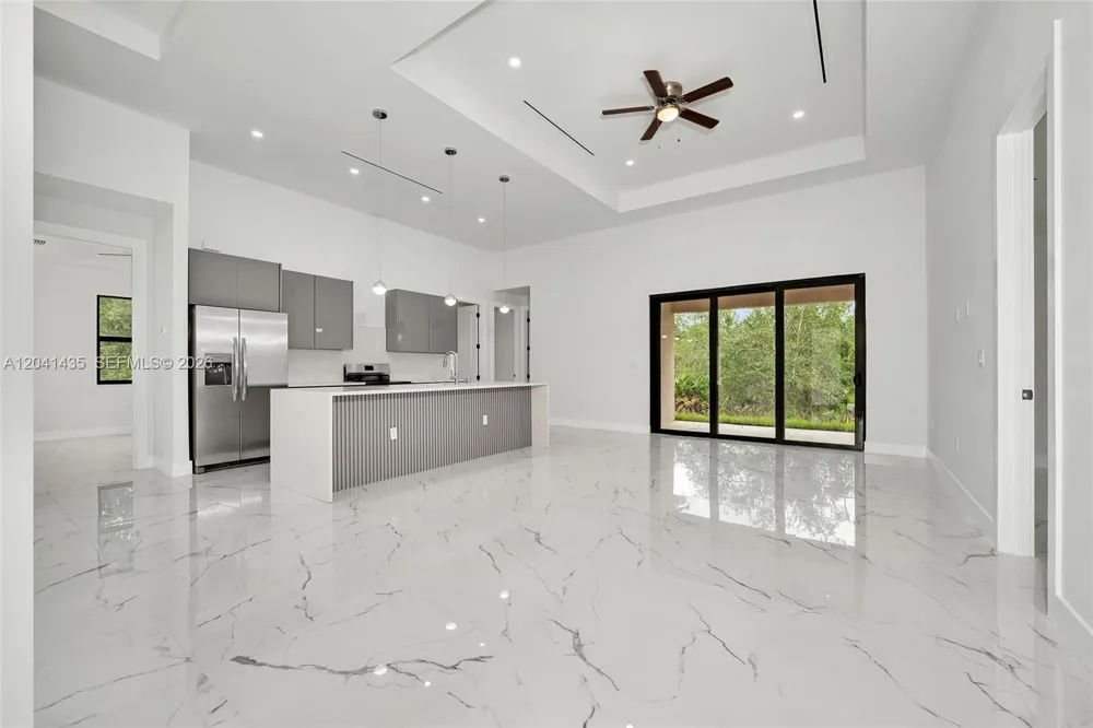 3207 E 10th ST Lehigh Acres, FL 33972