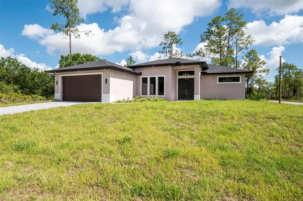 3207 E 10th ST Lehigh Acres, FL 33972