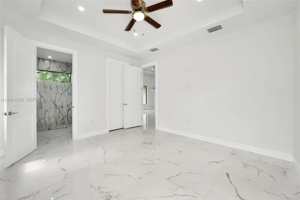 3207 E 10th ST Lehigh Acres, FL 33972