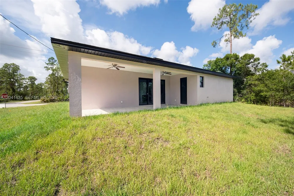 3207 E 10th ST Lehigh Acres, FL 33972