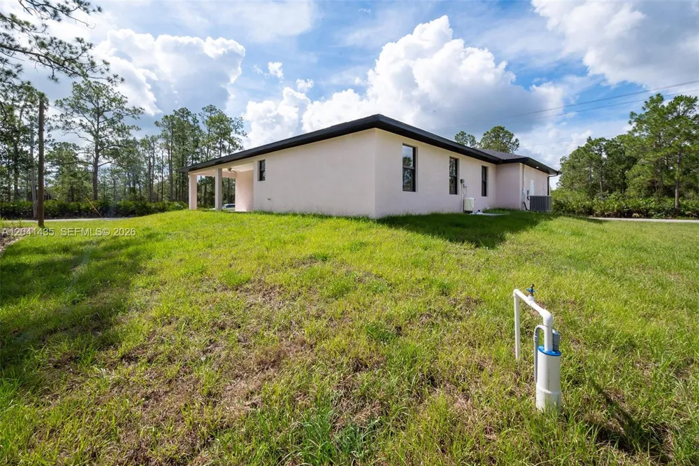 3207 E 10th ST Lehigh Acres, FL 33972